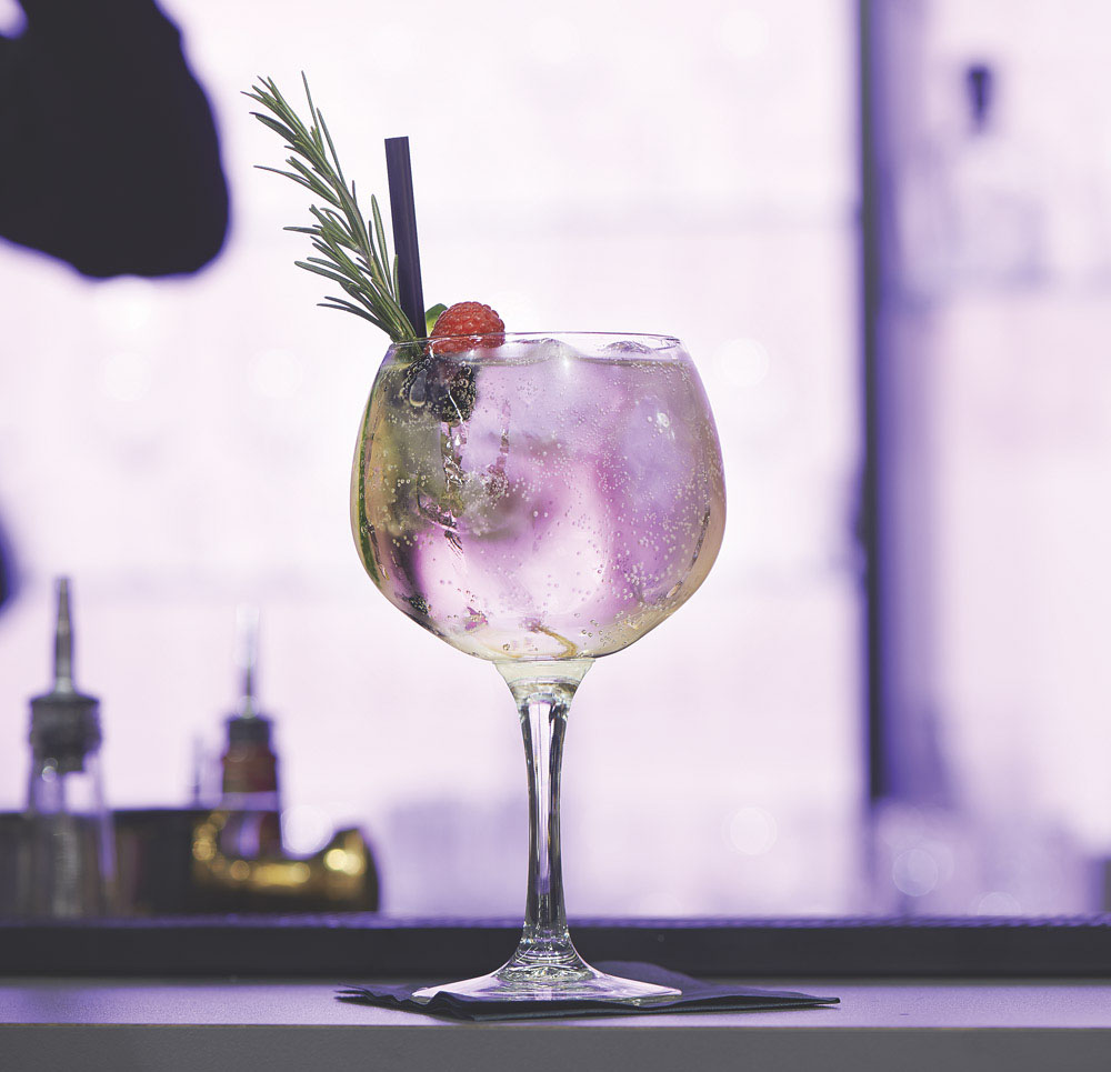 Gin Tonic Cocktail Glas mit Stiel, Onis, Copacabana - 600 ml