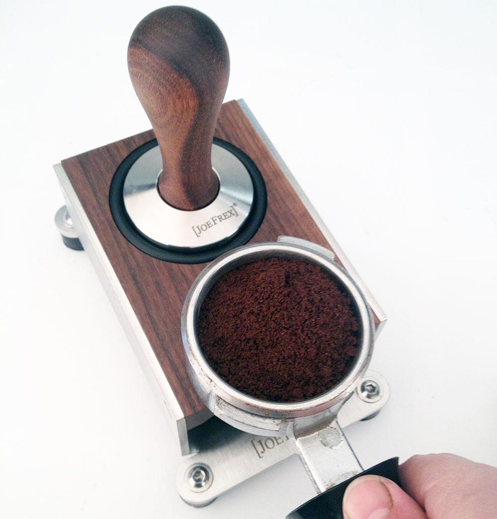 Tamping Station Exclusive Walnut, JoeFrex