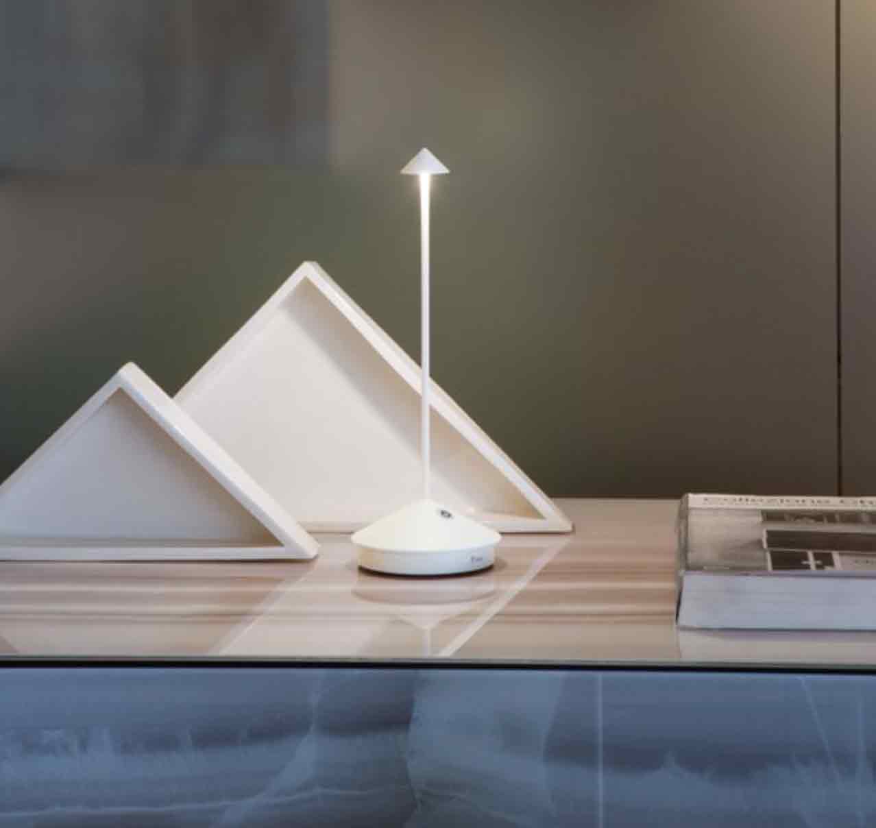 Akku LED-Tischlampe, zafferano, Pina Pro, Weiß - 29 cm