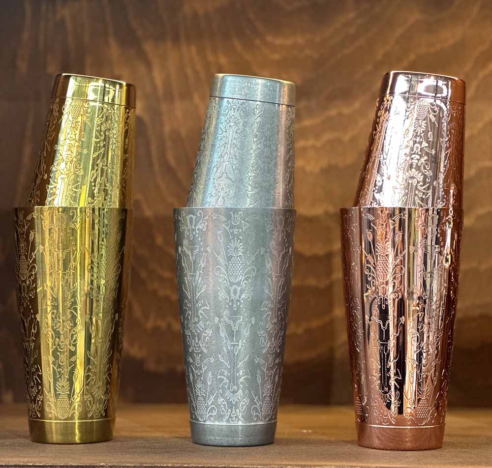 Tin-Tin Shaker mit geätztem Logo, 47 Ronin, Kupfer-Optik - 820 ml