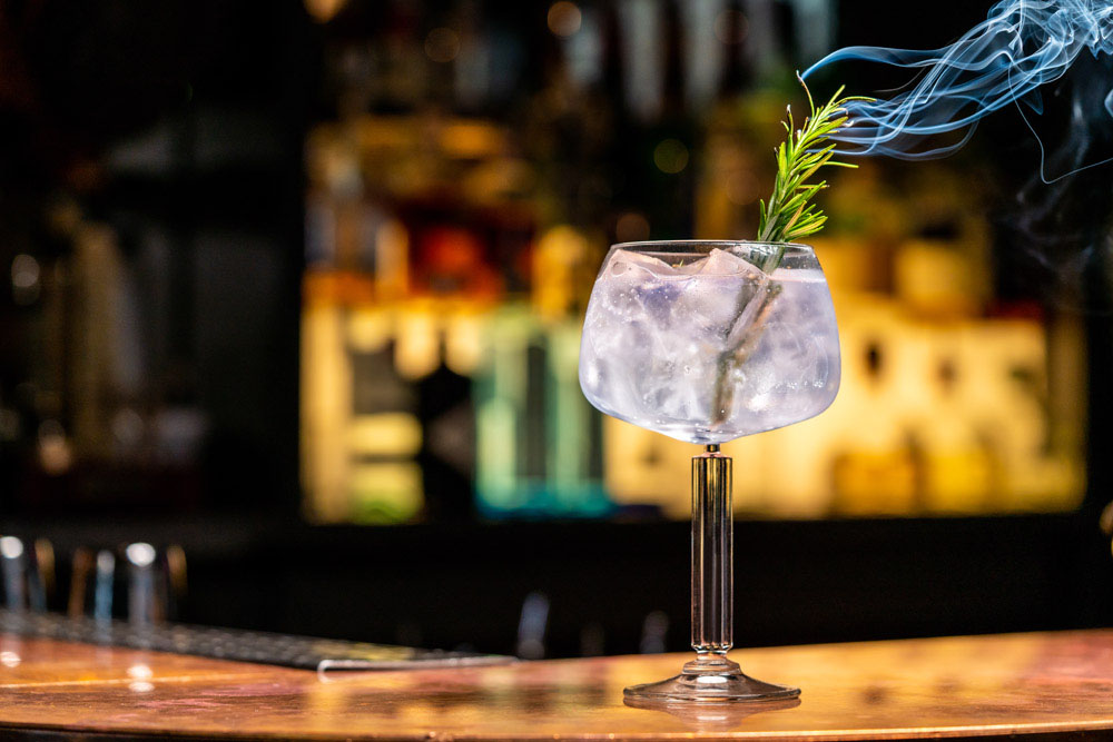 Gin Tonic Cocktail Glas mit Stiel, Onis, N.Y.C. - 575 ml