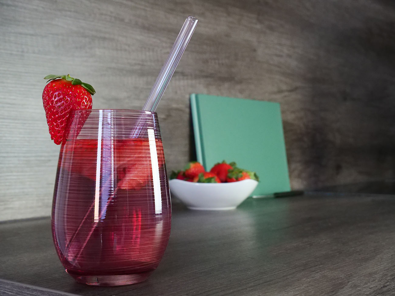 Glasbecher / Wasserglas, Stölzle, Twister, Flieder - 465 ml