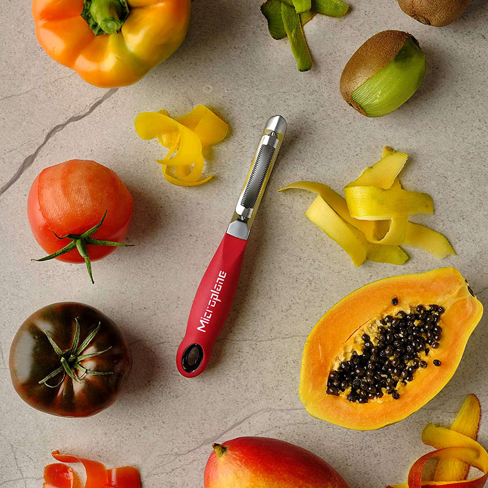 Obst- und Gemüseschäler, gezahnt, Microplane, Rot